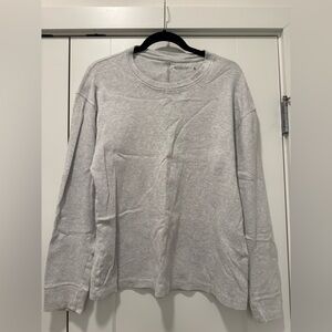Abercrombie & Fitch Gray Sweater